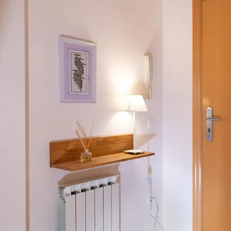 Hauzify I Capmany Apartment